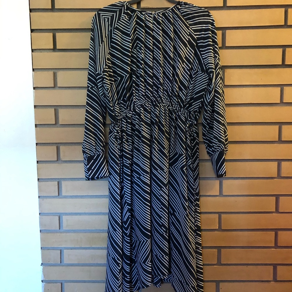 H&M- Casual Striped Midi Dress